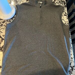 Peter Millar 1/4 zip vest in dark gray size Large